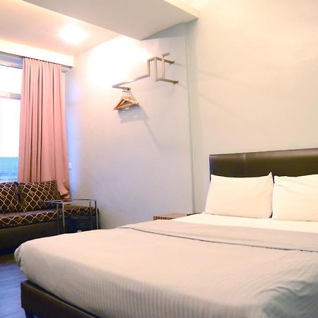 Newland Hotel جوهر بهرو المظهر الخارجي الصورة